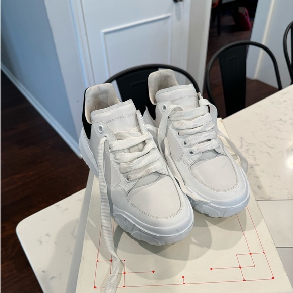 Alexander McQueen Court Sneakers, size 39.5 (US size 9) - Picture 2 of 12